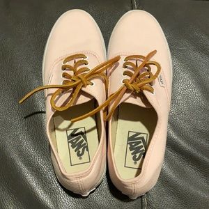 Vans Men’s 6, Women’s 7.5, in great shape.